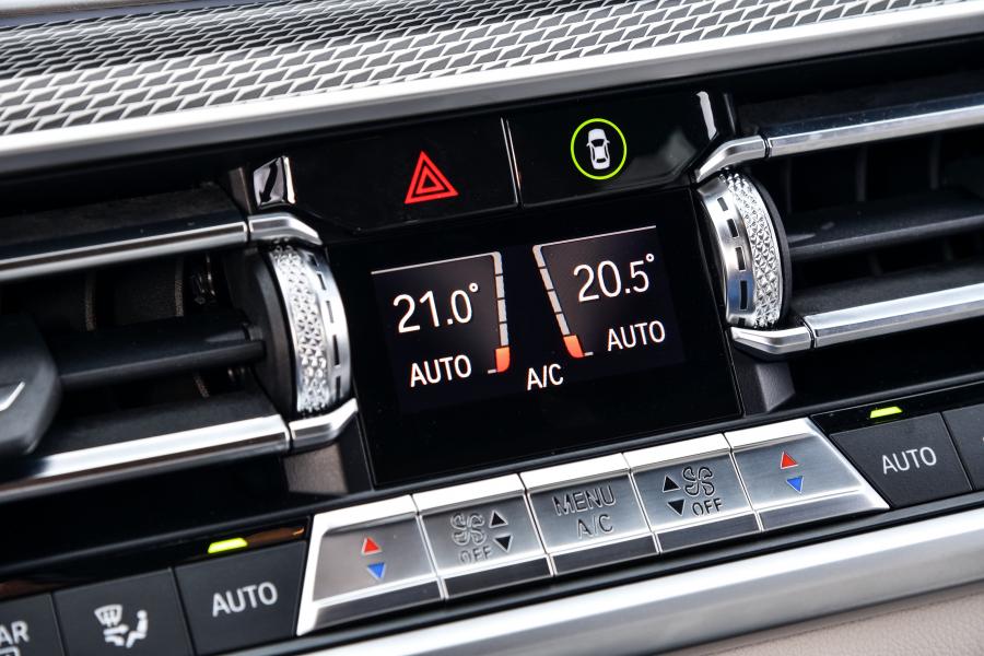 Детали интерьера BMW X5 M50d (G05) 2018 года  (WW) (фото 69 из 83)